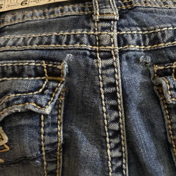 Women’s Silver 32/33 jeans inseam 31” flat across the waist 17.5” - Picture 9 of 13